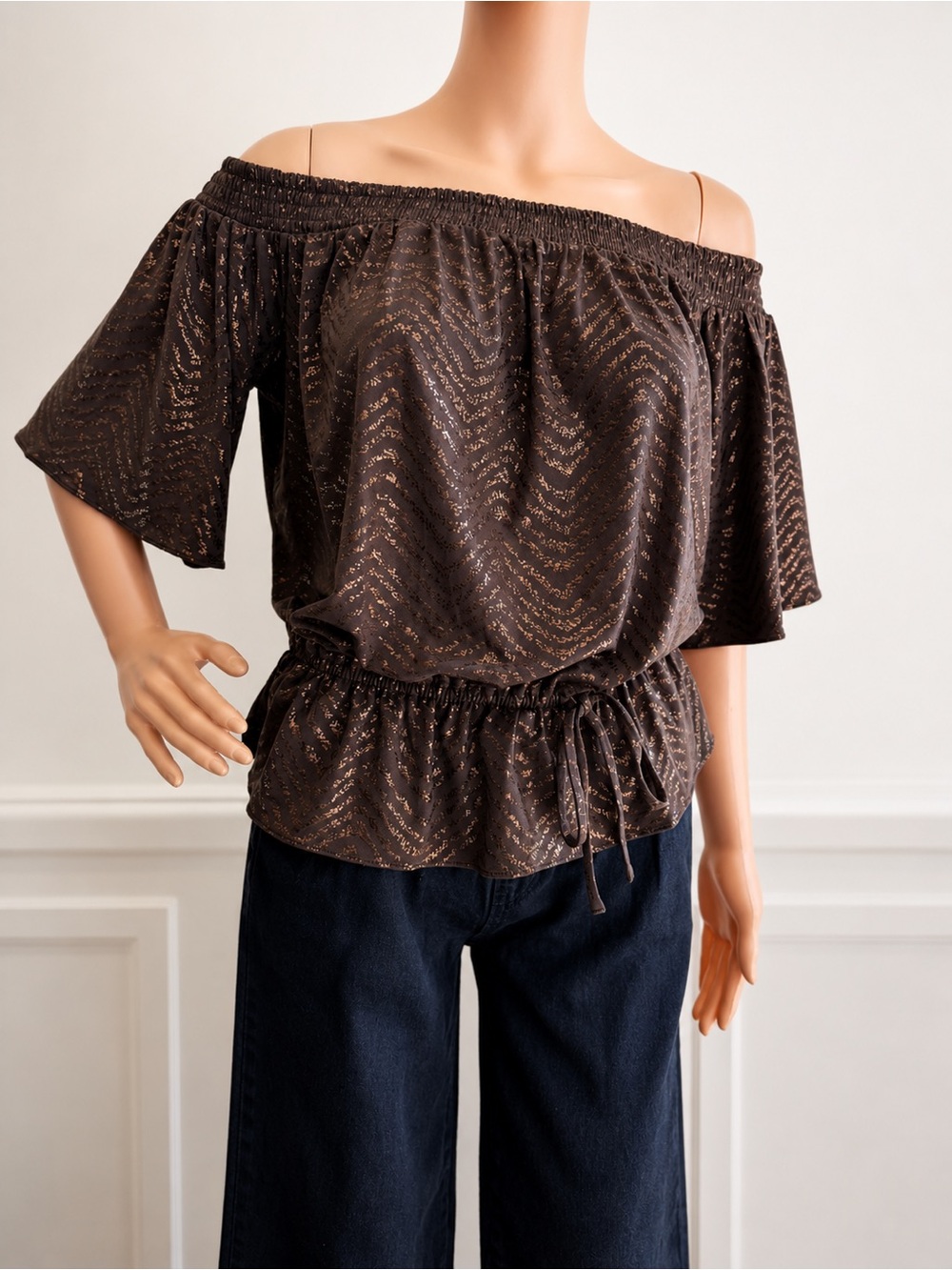 White House Black Market Off-ShoulderTop – Medium – NWT